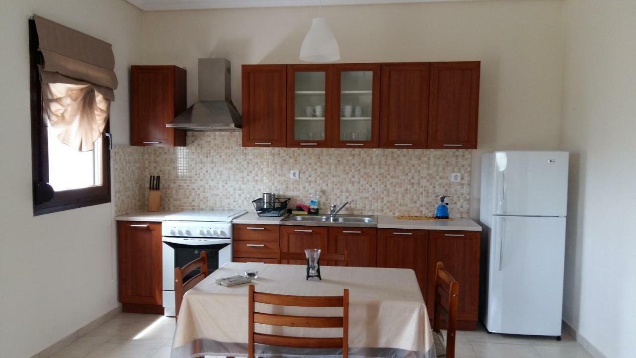 Gougousis Apartments Kaloyiros Екстер'єр фото