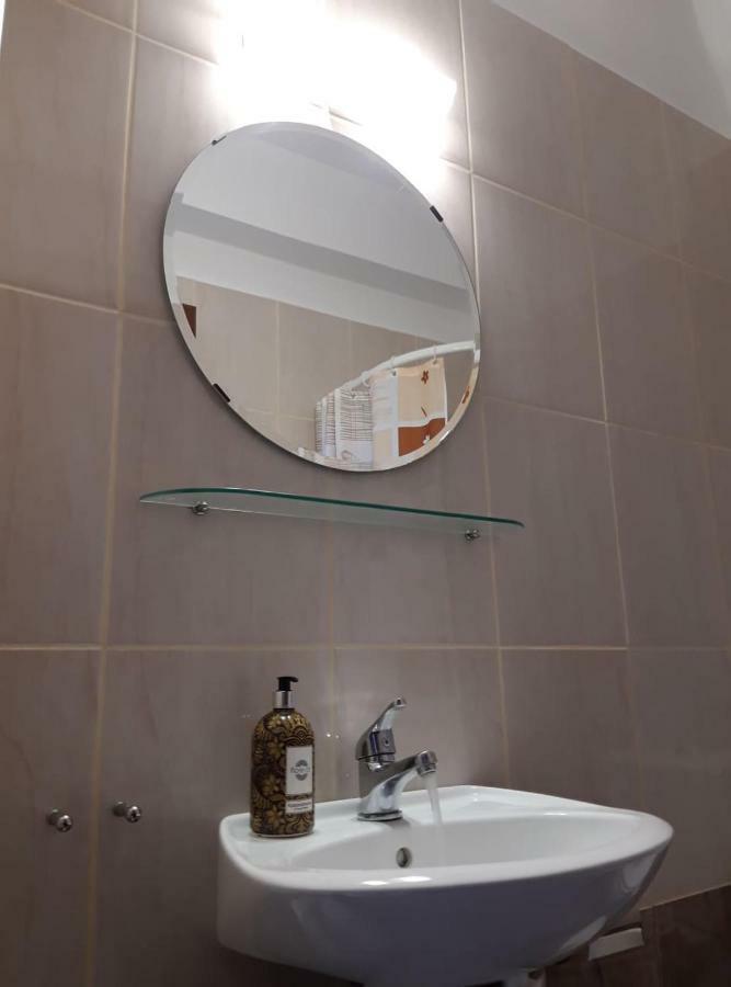 Gougousis Apartments Kaloyiros Екстер'єр фото